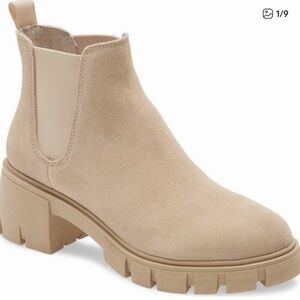 Steve Madden Howler Chelsea Boots in Sand Suede Lug Sole